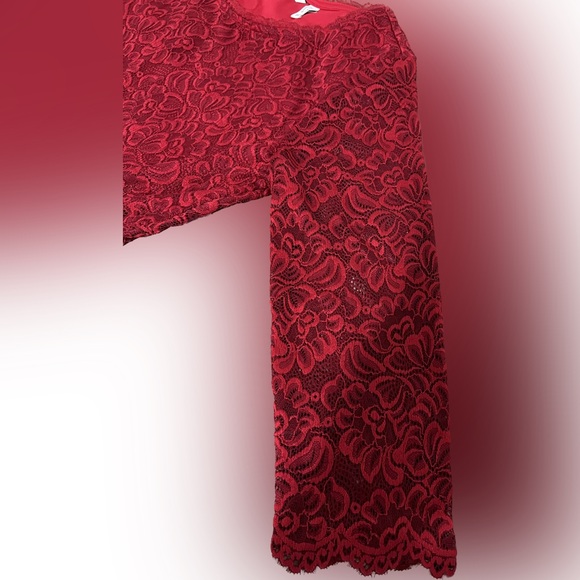 Women’s Isaac Mizrahi Live Red Lace Blouse - Small (S) - Picture 3 of 6